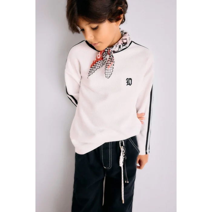 Defacto G1807A8WT32 Beyaz Erkek Çocuk Oversize Geniş Kalıp Bisiklet Yaka Aplike Waffle Uzun Kollu Tişört