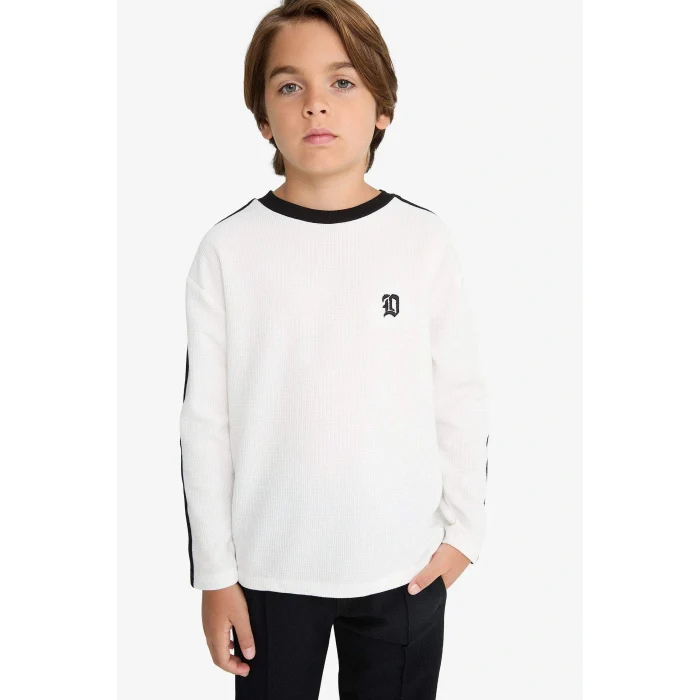 Defacto G1807A8WT32 Beyaz Erkek Çocuk Oversize Geniş Kalıp Bisiklet Yaka Aplike Waffle Uzun Kollu Tişört
