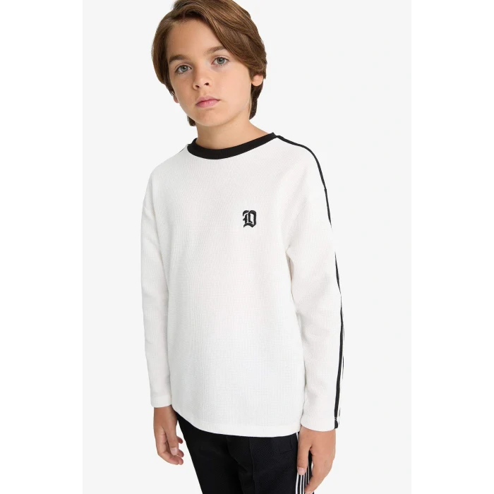 Defacto G1807A8WT32 Beyaz Erkek Çocuk Oversize Geniş Kalıp Bisiklet Yaka Aplike Waffle Uzun Kollu Tişört