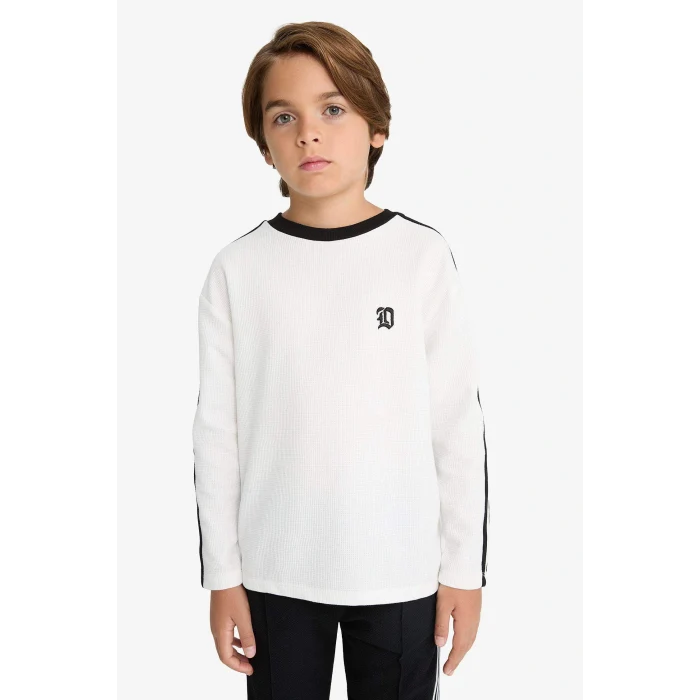 Defacto G1807A8WT32 Beyaz Erkek Çocuk Oversize Geniş Kalıp Bisiklet Yaka Aplike Waffle Uzun Kollu Tişört