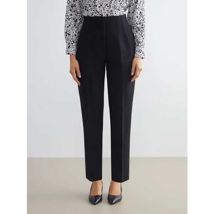 LCWAIKIKI Classic Siyah Büyük Beden Standart Fit Kadın Cigarette Pantolon