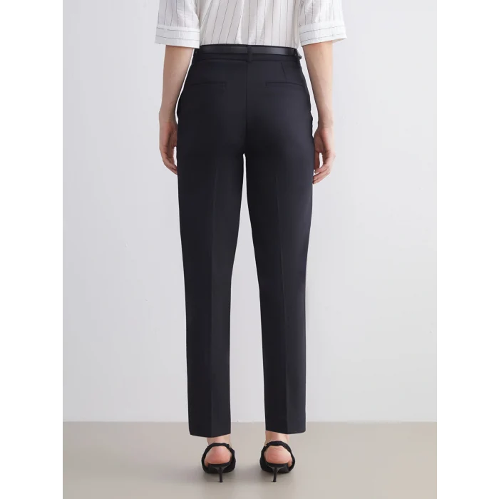 LCWAIKIKI Classic Siyah Büyük Beden Beli Kemerli Kadın Cigarette Pantolon