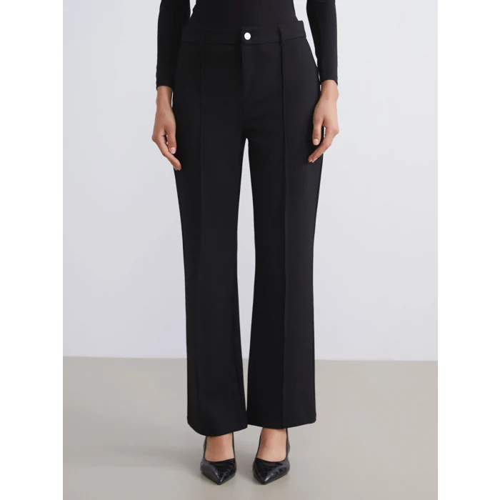 LCWAIKIKI Classic Siyah Büyük Beden Dar Fit İspanyol Paça Kadın Pantolon