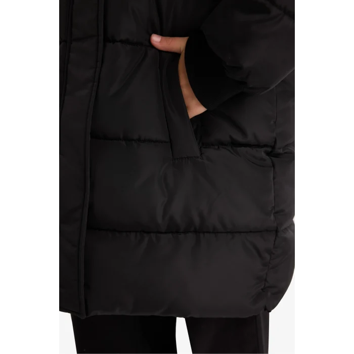 Defacto E7031A8BK27 Siyah Kız Çocuk Su Geçirmez Kapüşonlu Fermuarlı Parka