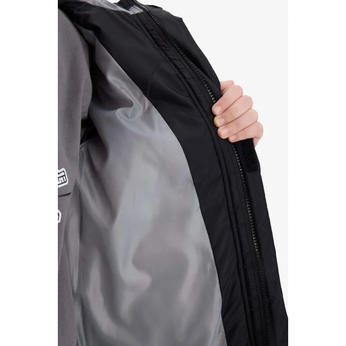 Defacto C5522A8BK27 Siyah Erkek Çocuk Su Geçirmez Kapüşonlu Sırt Baskılı Fermuarlı Şişme Mont