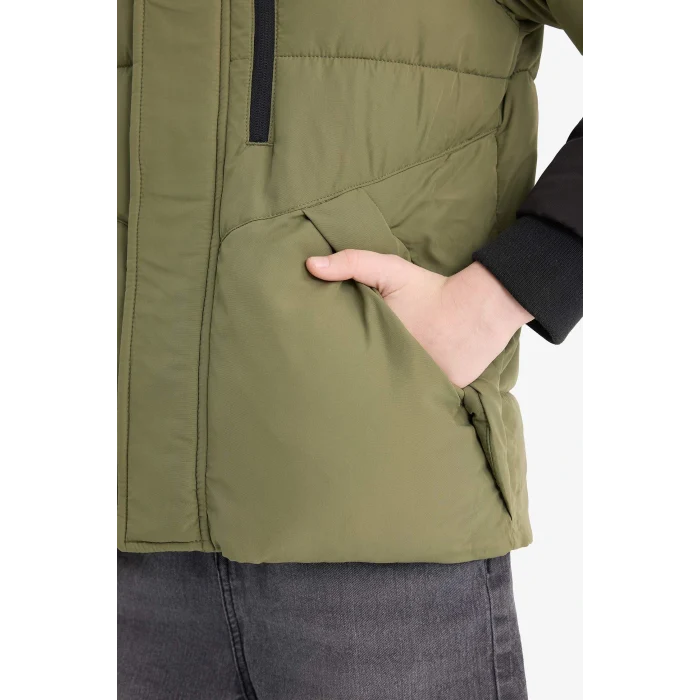 Defacto E8648A8KH210 Haki Erkek Çocuk Su Geçirmez Kapüşonlu Fermuarlı Şişme Mont