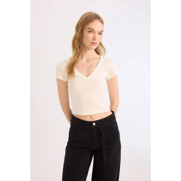 Defacto E0290 Beyaz Coool V Yaka Fitted Fitilli Kaşkorse Kısa Kollu Beyaz Tişört