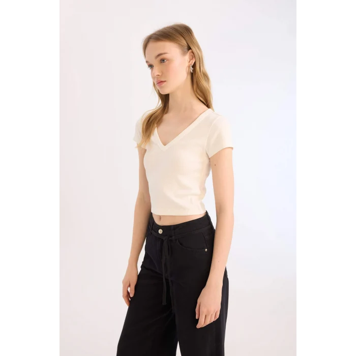 Defacto E0290 Beyaz Coool V Yaka Fitted Fitilli Kaşkorse Kısa Kollu Beyaz Tişört