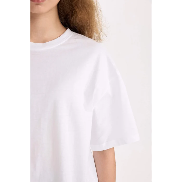 Defacto V4136 Beyaz Oversize Geniş Kalıp Basic Düz Bisiklet Yaka Kısa Kollu Beyaz Tişört
