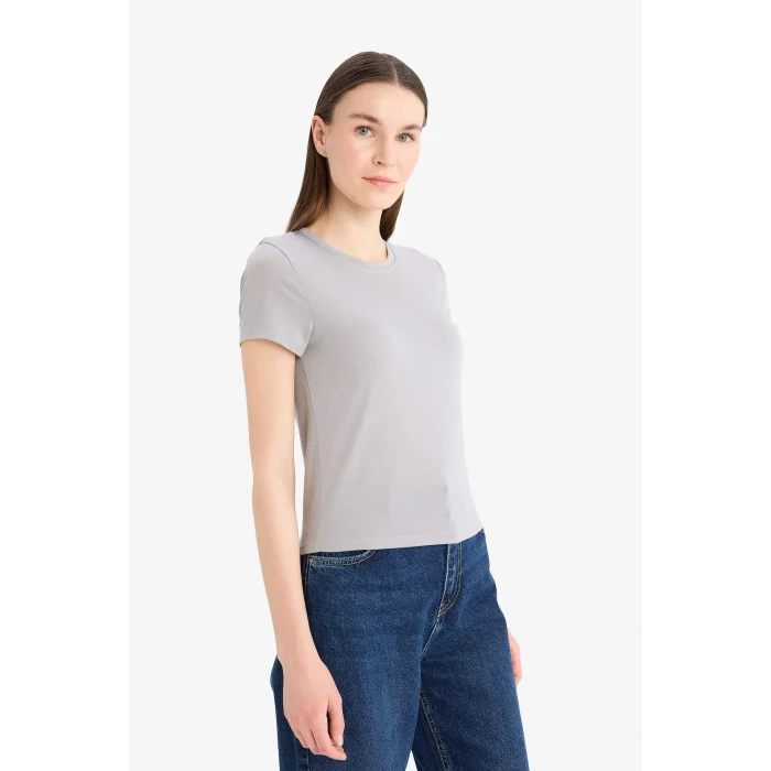 Defacto E7953AXGR454 Gri Fitted Bisiklet Yaka Basic Düz Kısa Kollu Tişört