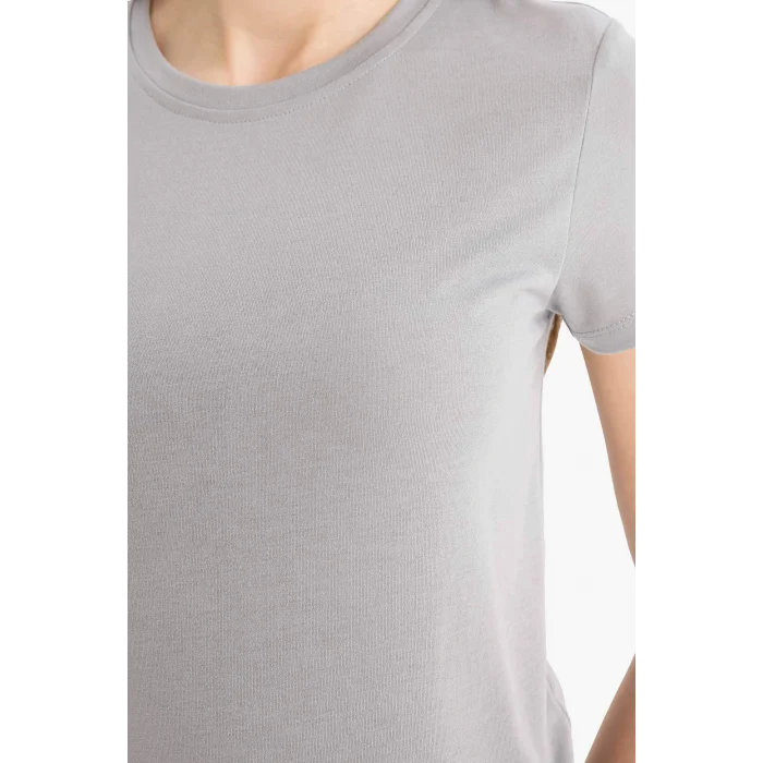 Defacto E7953AXGR454 Gri Fitted Bisiklet Yaka Basic Düz Kısa Kollu Tişört