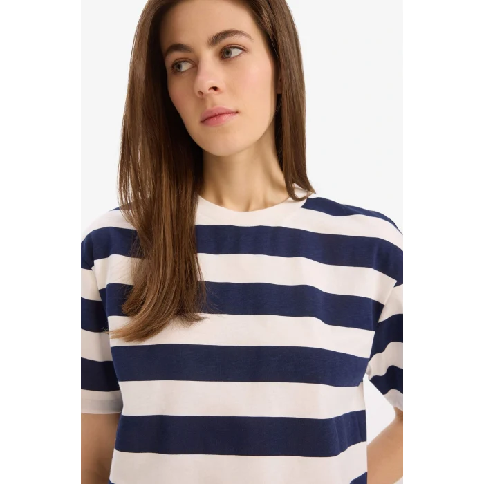 Defacto C6198 Lacivert Boxy Fit Bisiklet Yaka Çizgili Penye Kısa Kollu Tişört