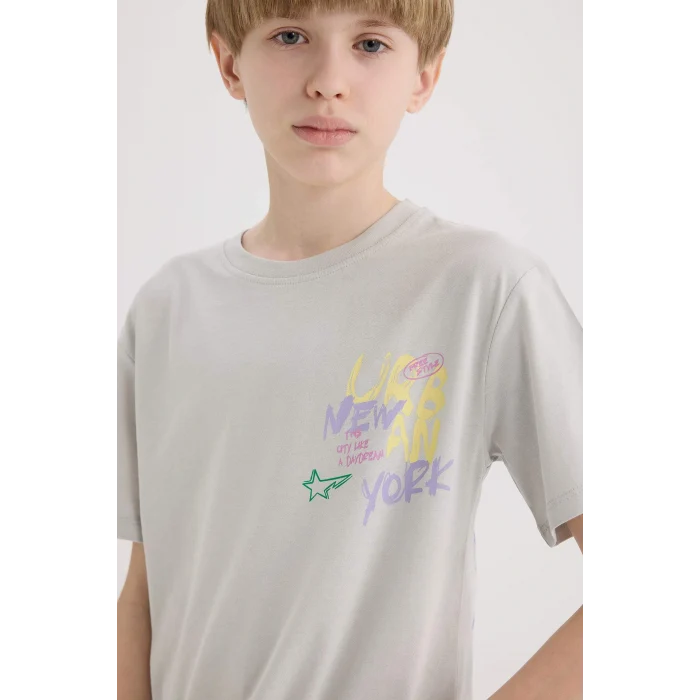 Defacto E0104 Gri Erkek Çocuk Bisiklet Yaka Sırt Baskılı Kısa Kollu Tişört