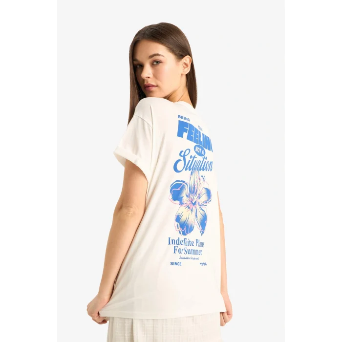 Defacto F1774 Beyaz Oversize Geniş Kalıp Bisiklet Yaka Sırt Baskılı Kısa Kollu Tişört