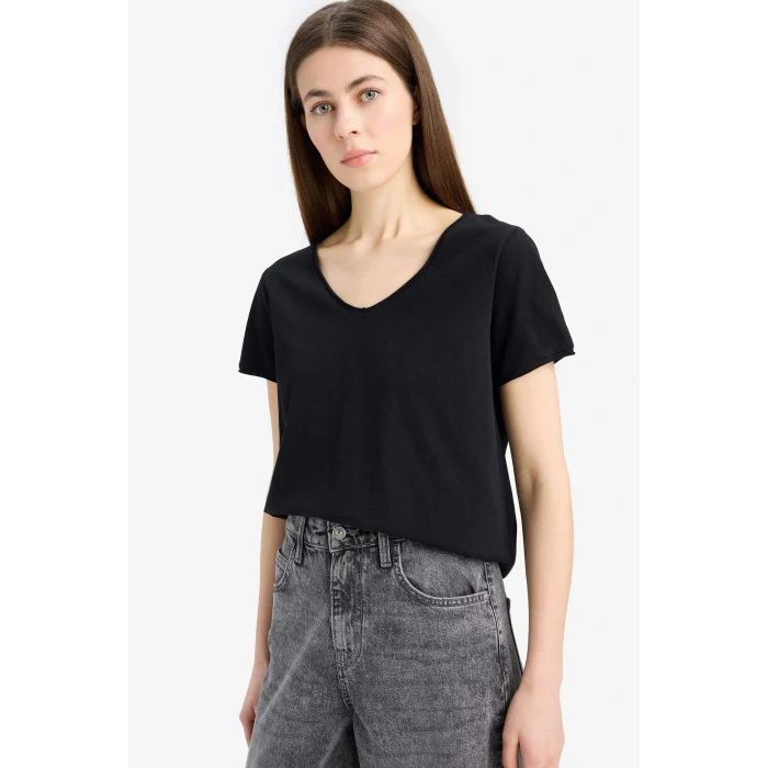 Defacto K1507 Siyah Regular Fit V Yaka Basic Düz Kısa Kollu Siyah Tişört