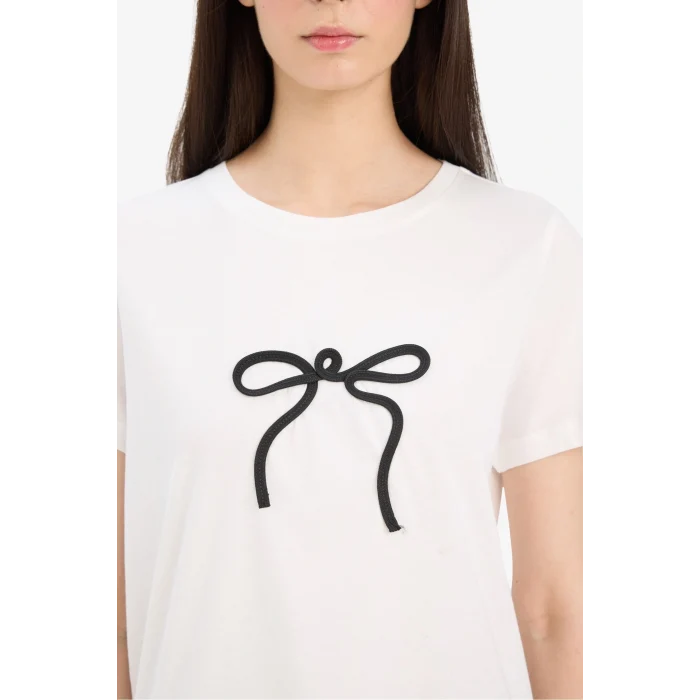 Defacto F5108 Ekru Regular Fit Bisiklet Yaka Aplike Baskılı Penye Kısa Kollu Tişört