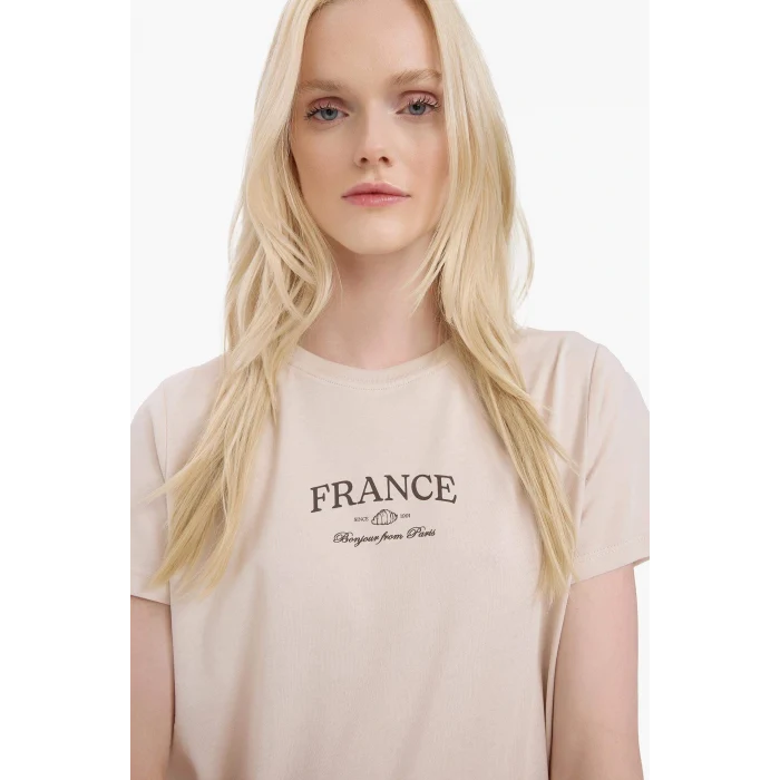 Defacto E5538 Ekru Relax Fit Bisiklet Yaka Baskılı Penye Kısa Kollu Tişört