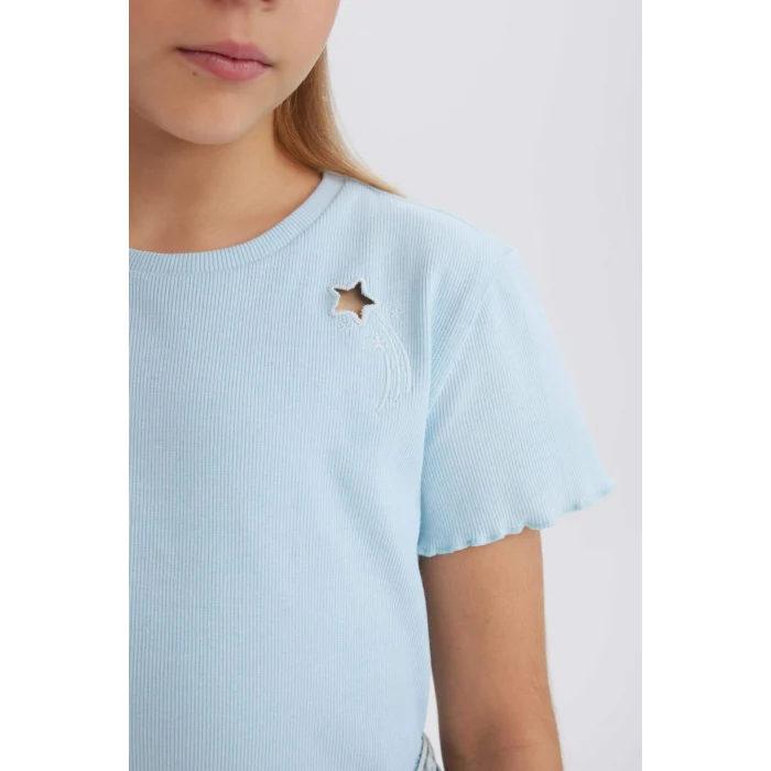 Defacto B6925 Mavi Kız Çocuk Slim Fit Dar Kesim Bisiklet Yaka İşlemeli Fitilli Kaşkorse Kısa Kollu Tişört
