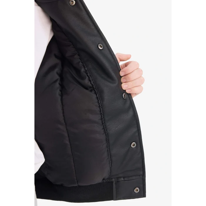 Defacto C7088A8BK27 Siyah Erkek Çocuk Okul Su Geçirmez Kolej Yaka Fermuarlı Çift Cepli Mevsimlik Suni Deri Bomber Mont Ceket