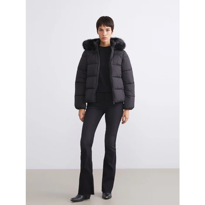 LCW Vision Siyah Kadın Kapüşonlu Düz Şişme Mont