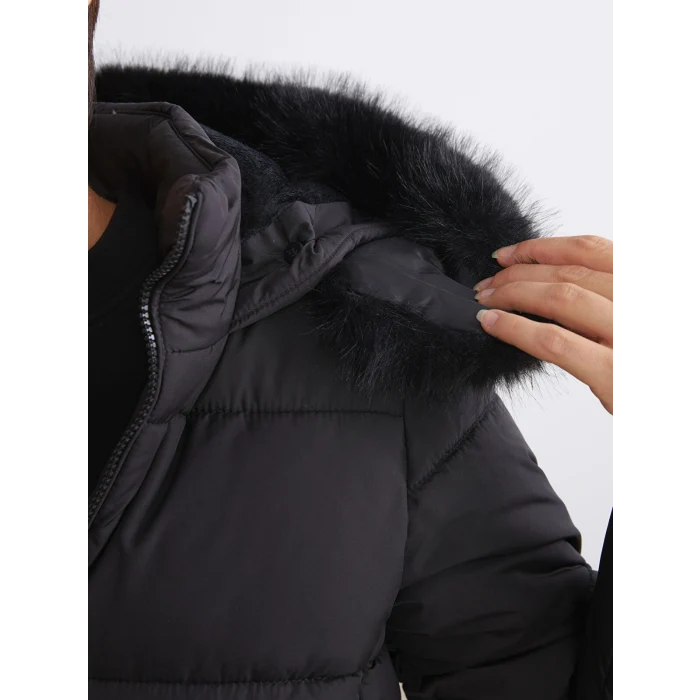 LCW Vision Siyah Kadın Kapüşonlu Düz Şişme Mont