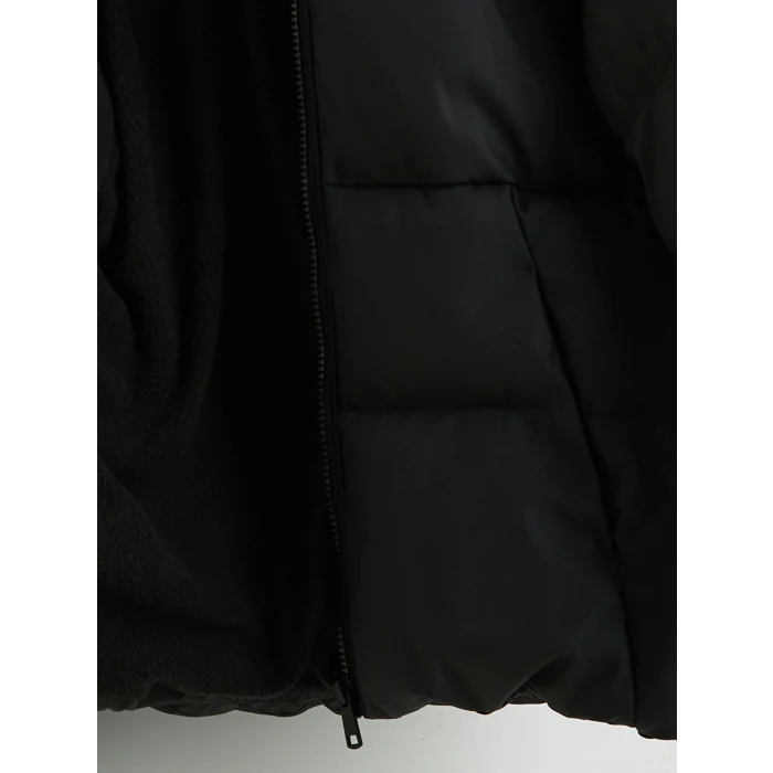 LCW Kids Siyah Kapüşonlu Erkek Çocuk Şişme Mont