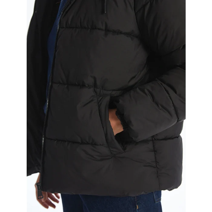 LCWAIKIKI Classic Siyah Kapüşonlu Kadın Şişme Mont