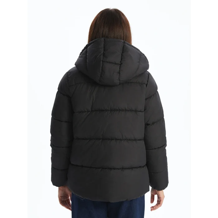 LCWAIKIKI Classic Siyah Kapüşonlu Kadın Şişme Mont