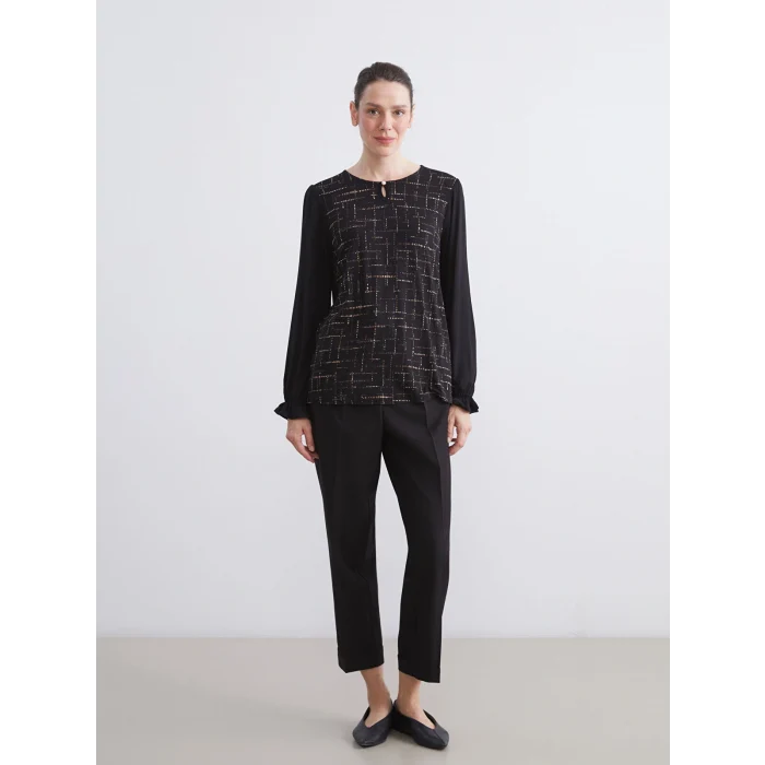 LCW Grace Siyah Bisiklet Yaka Desenli Bluz