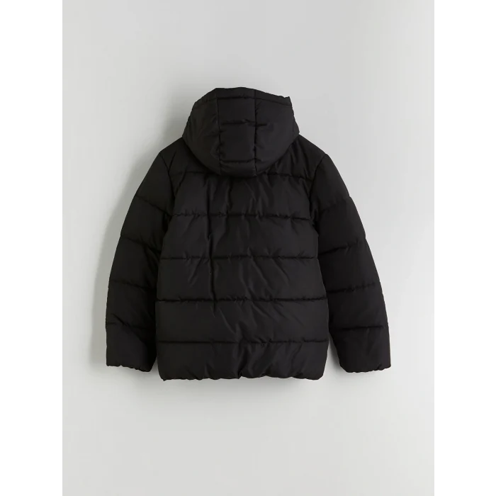 LCW Kids Siyah Kapüşonlu Erkek Çocuk Şişme Mont