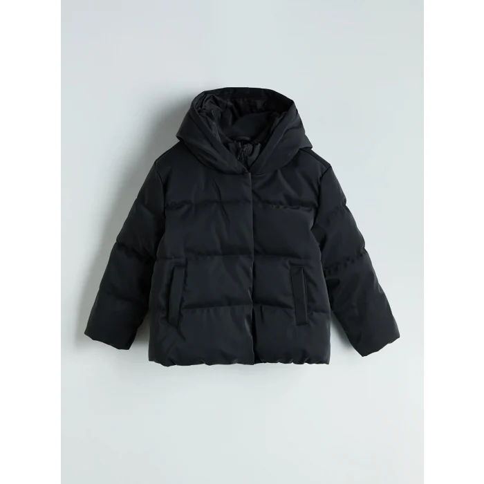 LCW Kids Siyah Kapüşonlu Kız Çocuk Kaban