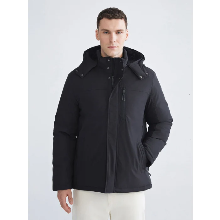 LCWAIKIKI Classic Siyah Standart Kalıp Kapüşonlu Erkek Mont