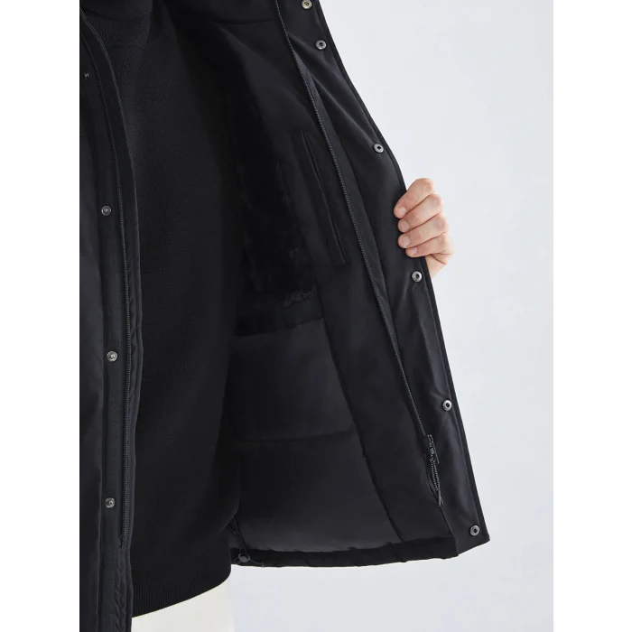 LCWAIKIKI Classic Siyah Standart Kalıp Kapüşonlu Erkek Mont