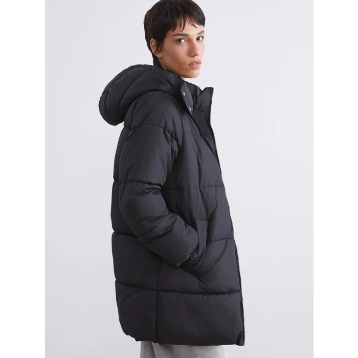 LCW Vision Siyah Kapüşonlu Kadın Şişme Mont