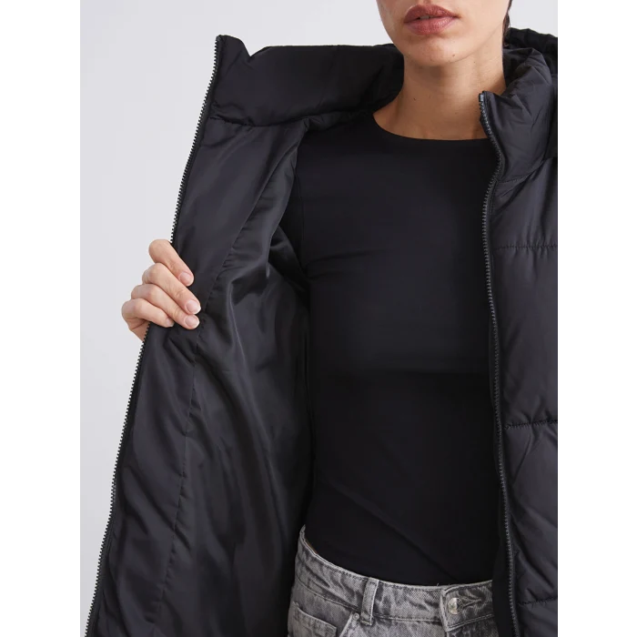 LCW Vision Siyah Kapüşonlu Kadın Şişme Mont