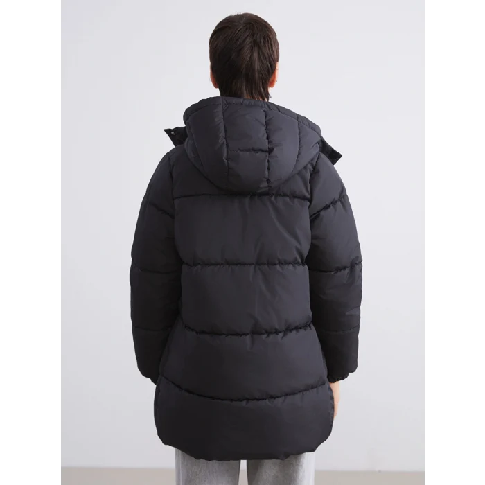 LCW Vision Siyah Kapüşonlu Kadın Şişme Mont