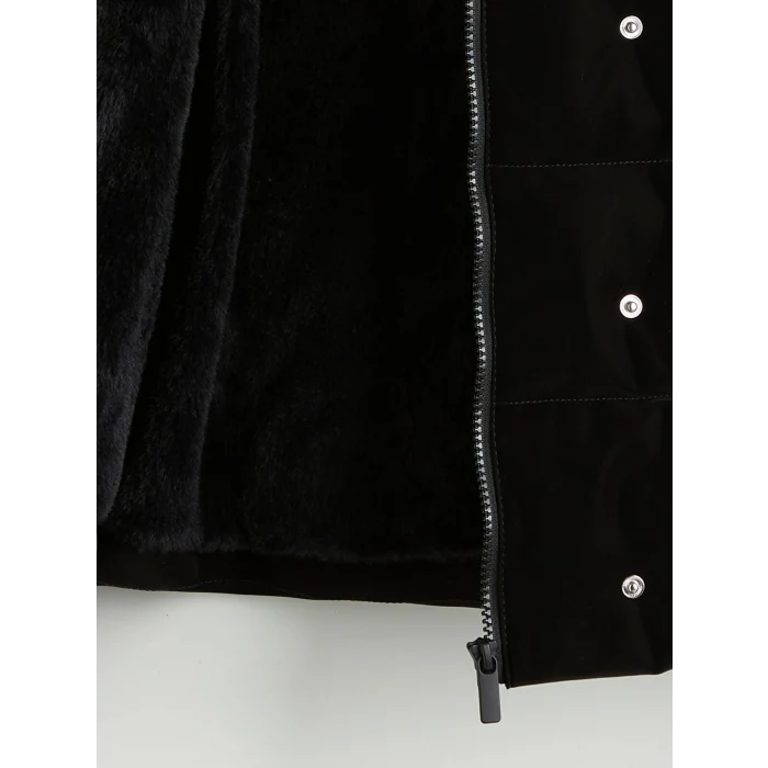 LCW Kids Siyah Kapüşonlu Kız Çocuk Kaban