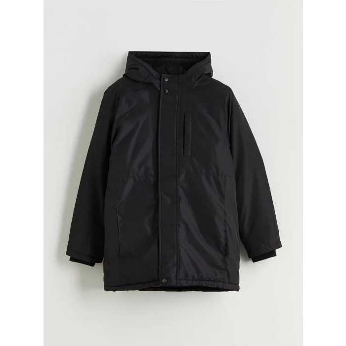 LCW Kids Siyah Kapüşonlu Erkek Çocuk Mont