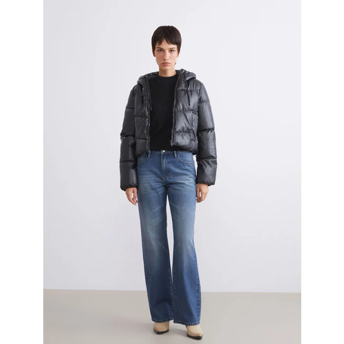 LCW Vision Siyah Kadın Kapüşonlu Düz Şişme Mont