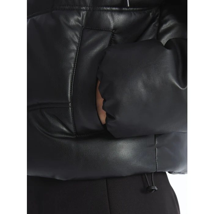 LCW Vision Siyah Kadın Kapüşonlu Düz Şişme Mont