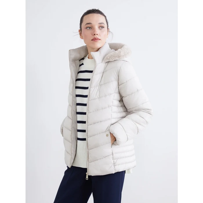 LCWAIKIKI Classic Bej Kapüşonlu Kadın Şişme Mont