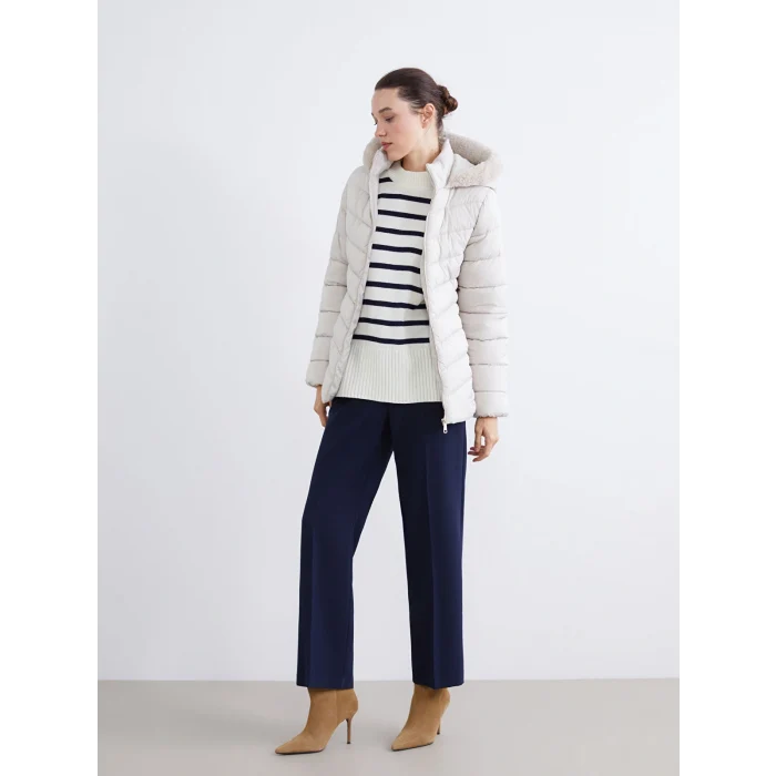 LCWAIKIKI Classic Bej Kapüşonlu Kadın Şişme Mont