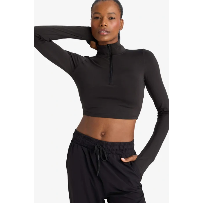 Defacto W0343AZBK81 Siyah DeFactoFit Slim Fit Dar Kesim Fermuarlı Dik Yaka İçi Yumuşak Tüylü Esnek Kumaş Uzun Kollu Tişört