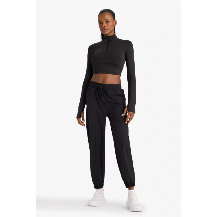 Defacto W0343AZBK81 Siyah DeFactoFit Slim Fit Dar Kesim Fermuarlı Dik Yaka İçi Yumuşak Tüylü Esnek Kumaş Uzun Kollu Tişört