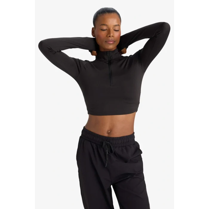 Defacto W0343AZBK81 Siyah DeFactoFit Slim Fit Dar Kesim Fermuarlı Dik Yaka İçi Yumuşak Tüylü Esnek Kumaş Uzun Kollu Tişört