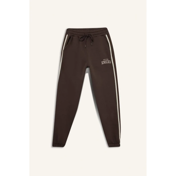 Defacto E9759AXBN335 Kahve DeFactoFit NBA New York Knicks Cepli Standart Boy Jogger Eşofman Altı