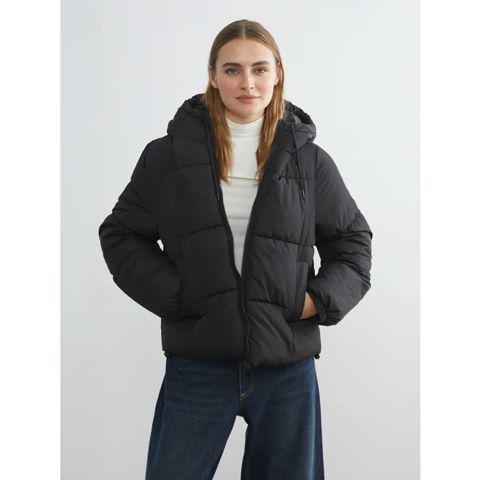 LCW Vision Siyah Kapüşonlu Kadın Şişme Mont