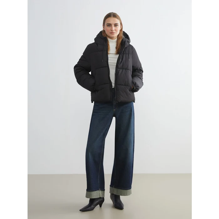 LCW Vision Siyah Kapüşonlu Kadın Şişme Mont