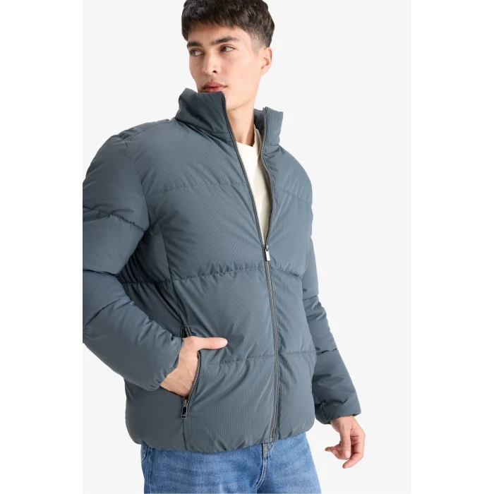 Defacto F0307AXGN1085 Yeşil Su İtici Rüzgar Geçirmez Dik Yaka Astarlı Fermuarlı Cepli Kışlık Mont