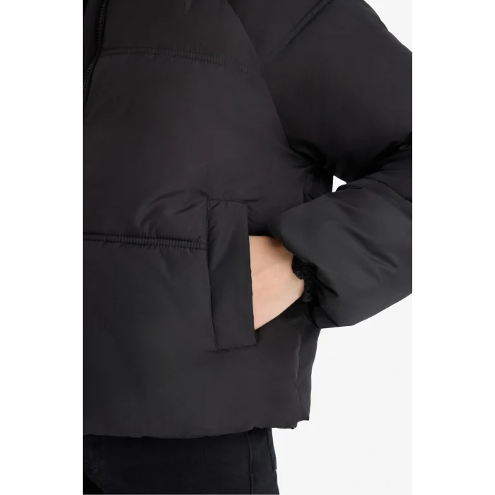 Defacto E8690AXBK27 Siyah Su Geçirmez Regular Fit Dik Yaka Fermuarlı Şişme Mont